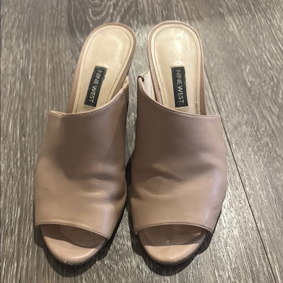 Nine West Women's Tan Mules - Picture 1 of 5